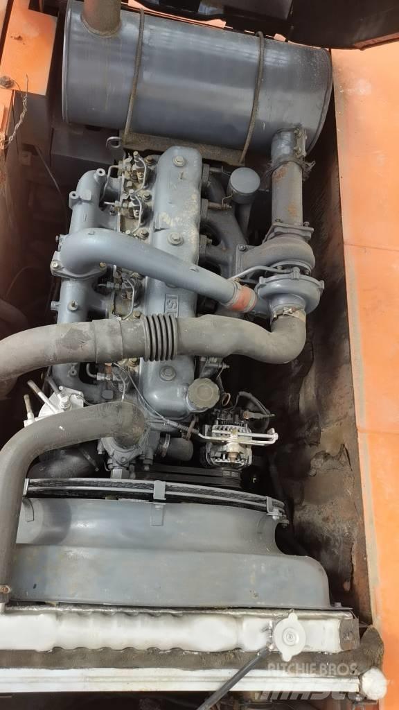Hitachi EX 200-5 Bageri guseničari