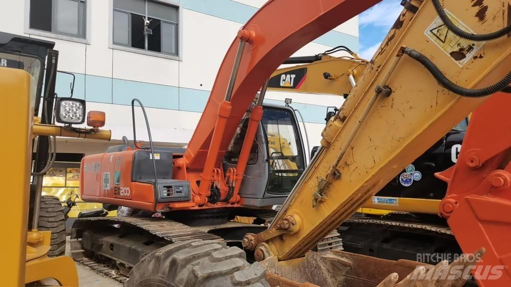 Hitachi EX 200-5 Bageri guseničari