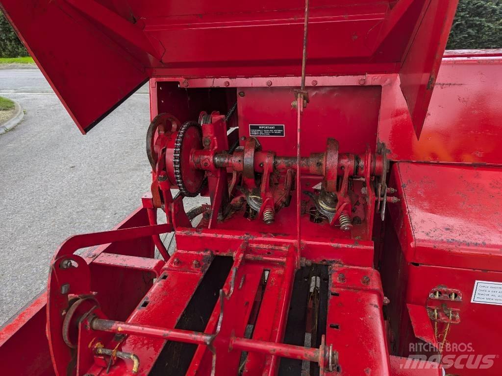 Massey Ferguson 124 Prese/balirke za četvrtaste bale
