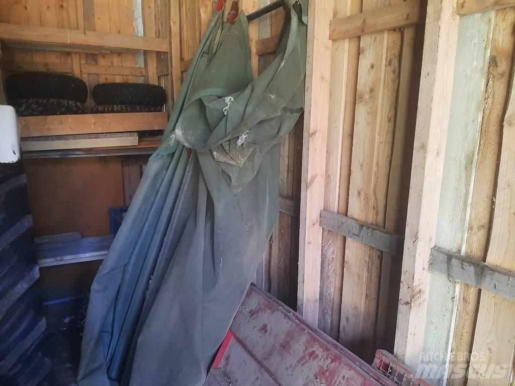 Tuhti Rehulaidat M90 Ostale prikolice