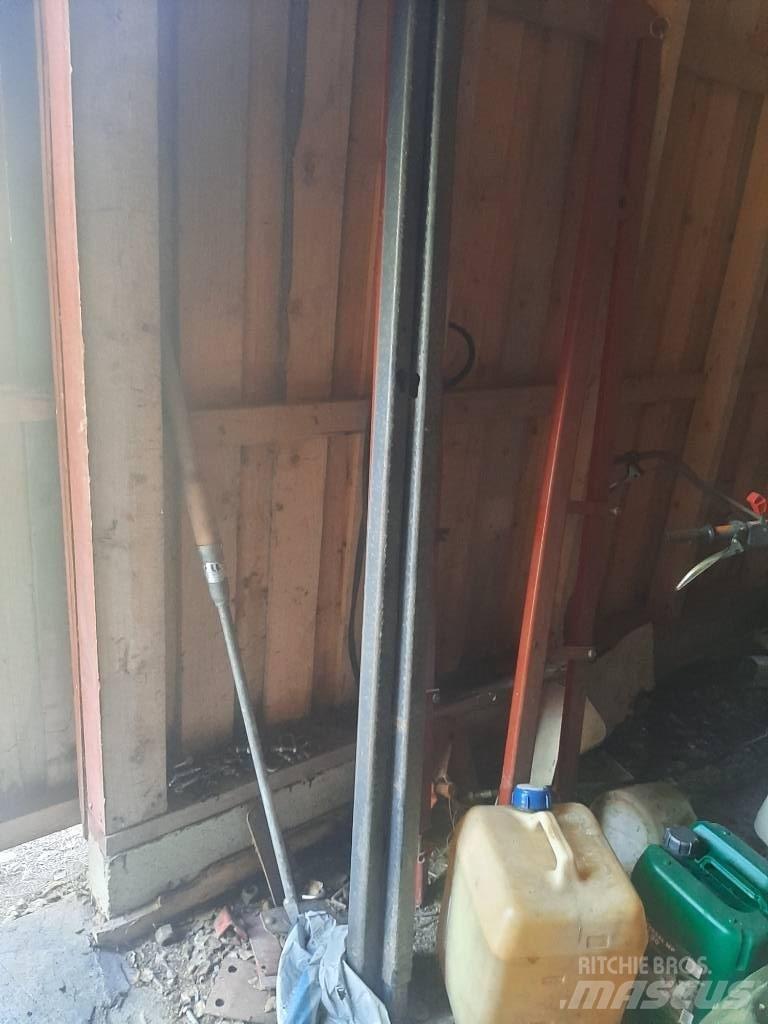 Tuhti Rehulaidat M90 Ostale prikolice