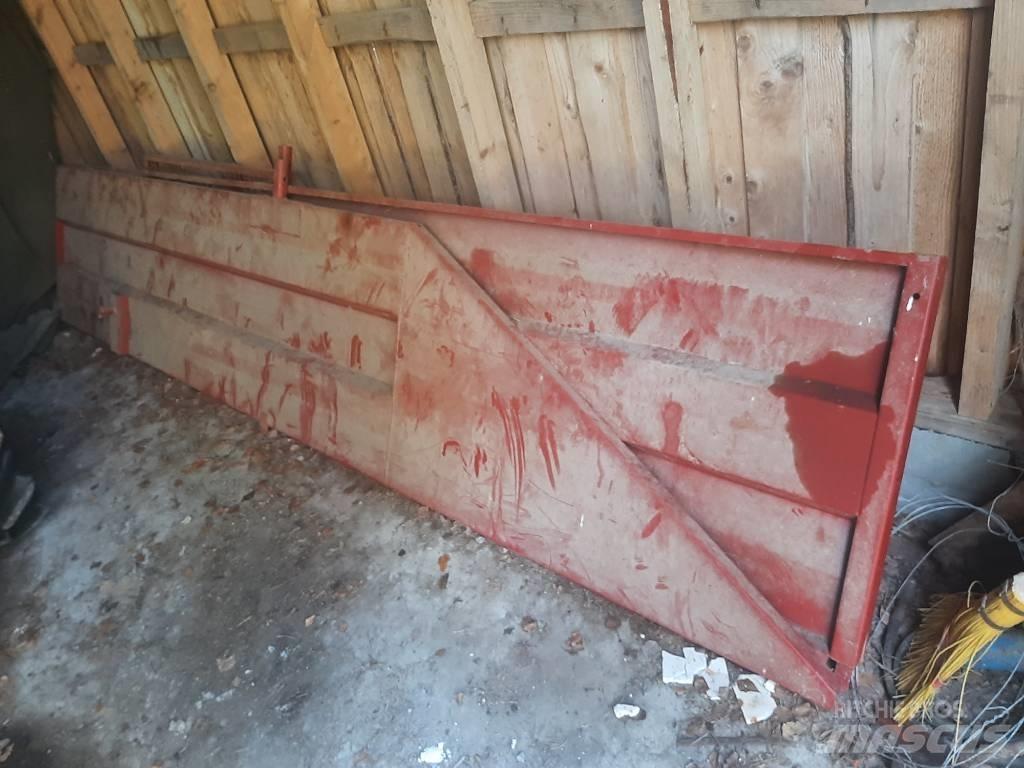 Tuhti Rehulaidat M90 Ostale prikolice
