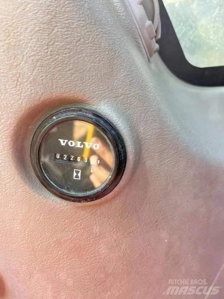 Volvo EC 220 Bageri guseničari