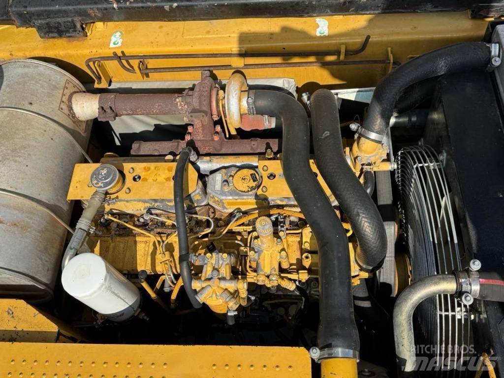 CAT 323 D L Bageri guseničari