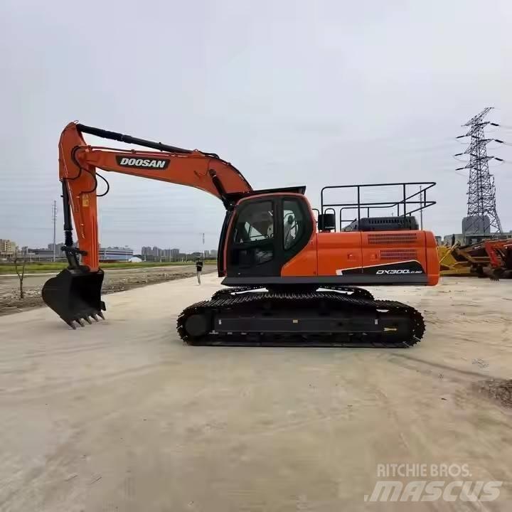 Doosan DX300LC Bageri guseničari