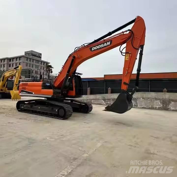Doosan DX300LC Bageri guseničari
