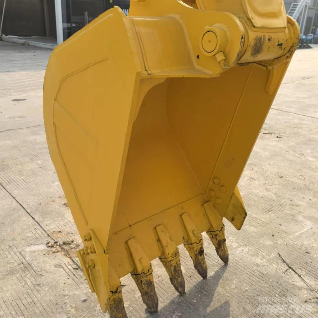 Komatsu PC 130 Bageri guseničari