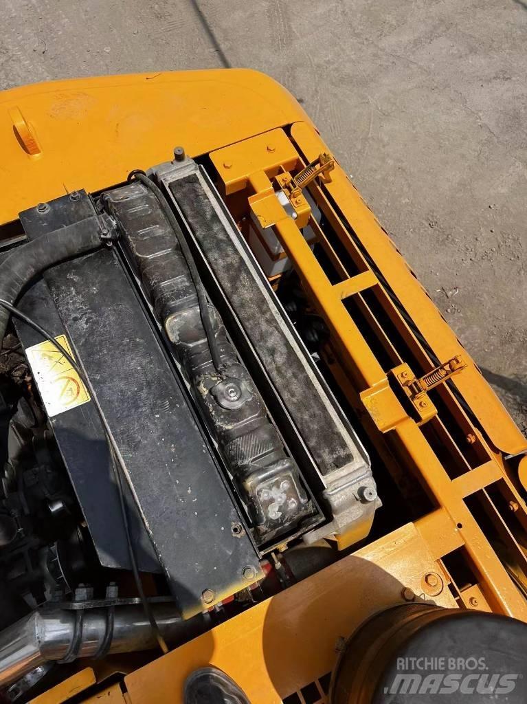 Hyundai 210W-7 Bageri točkaši
