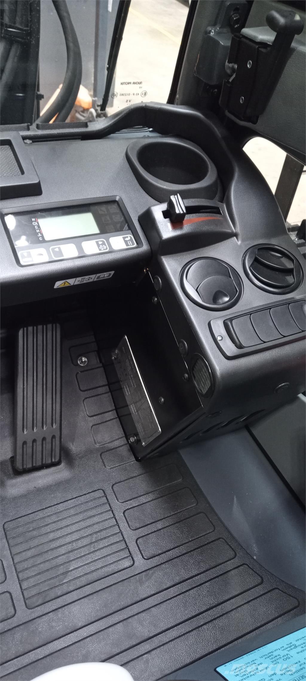 Toyota 52-8FDF25 Dizelski viljuškari