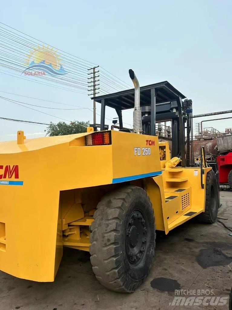 TCM FD 250 Dizelski viljuškari
