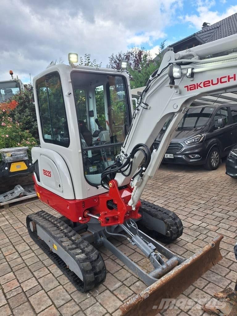 Takeuchi TB 225 Mini bageri < 7t