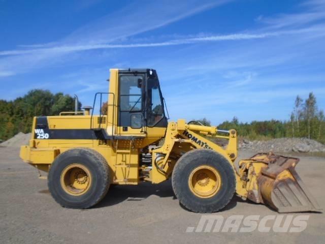 Komatsu WA 250 Utovarivači na točkove