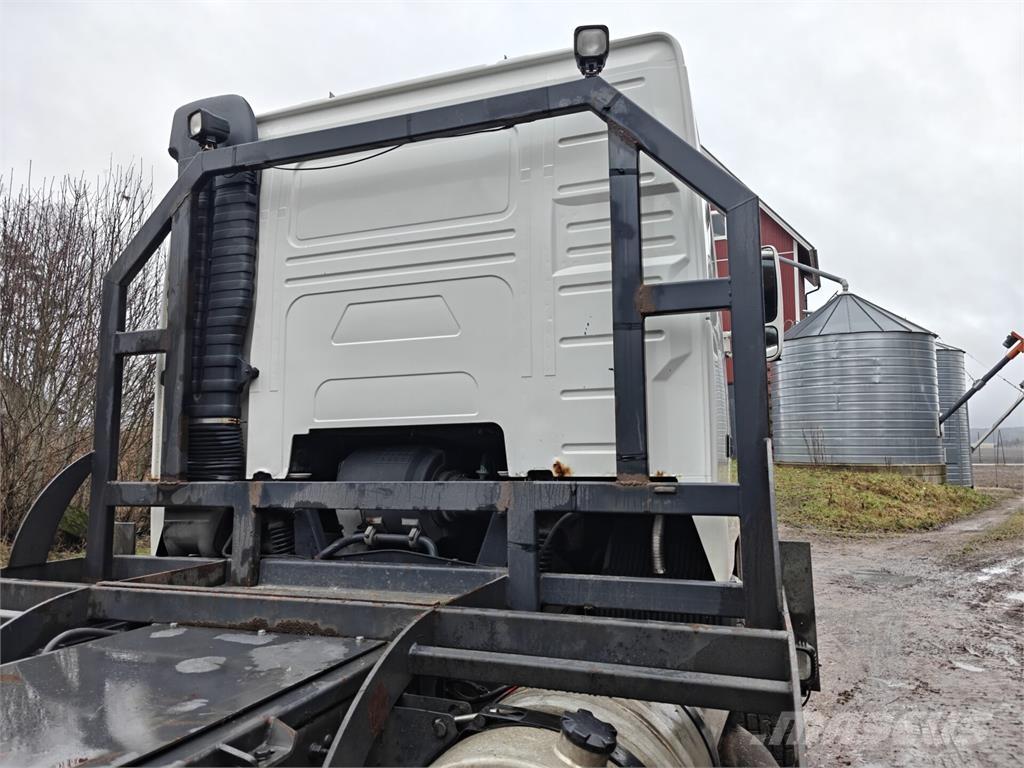 Volvo FH 12 Kamioni za prevoz šumarskih mašina