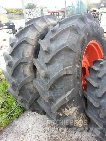  Pneus 420/85R30 Gume, točkovi i felne