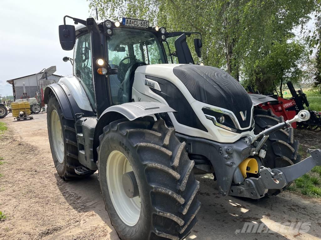Valtra T 255 Traktori