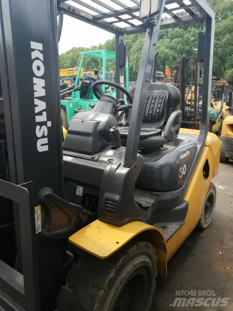 Komatsu 30 Teleskopski viljuškari