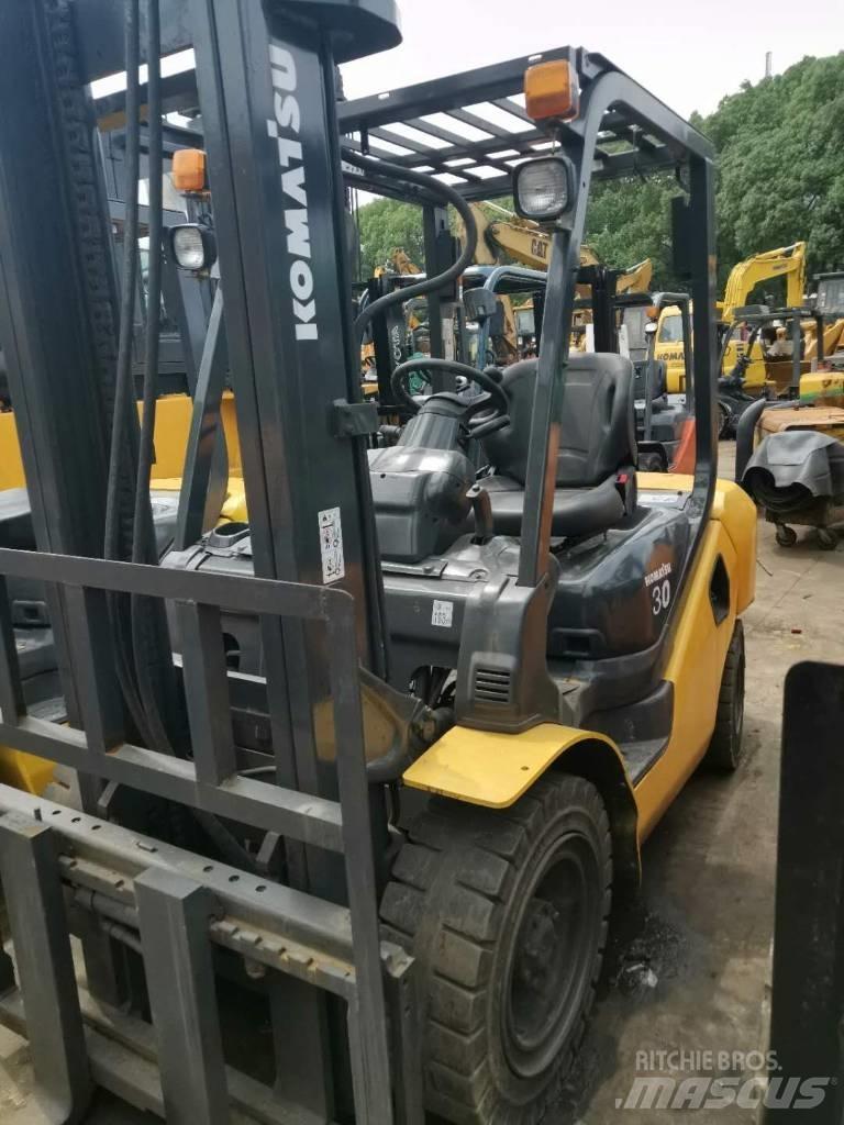 Komatsu 30 Teleskopski viljuškari