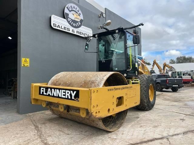 CAT CB 64 Valjci sa duplim bubnjem