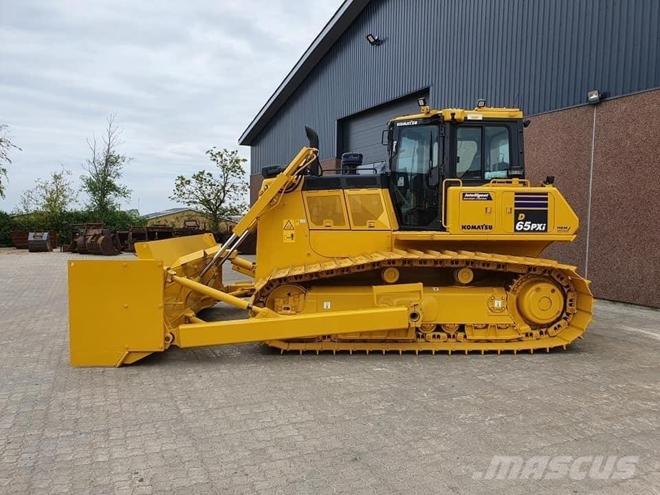 Komatsu D 65 PX-17 Buldožeri guseničari
