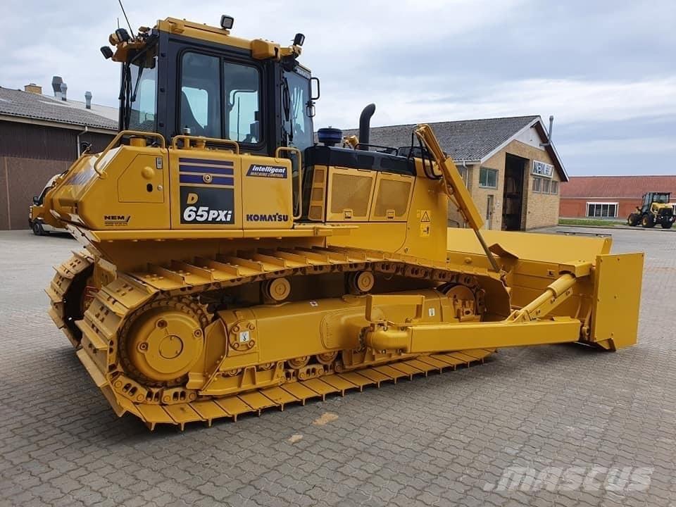 Komatsu D 65 PX-17 Buldožeri guseničari