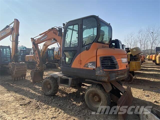 Doosan DX60W Bageri točkaši