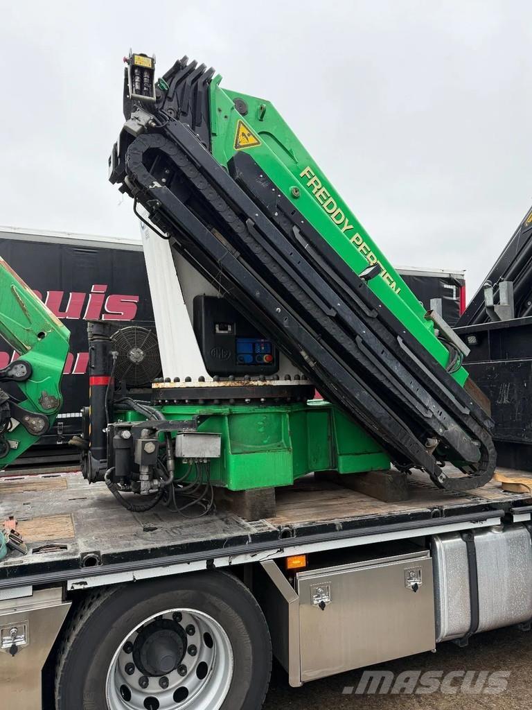  55 tm met Flyjib Kranovi za utovar