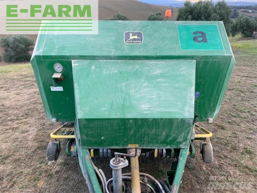 John Deere 690 Prese/balirke za četvrtaste bale