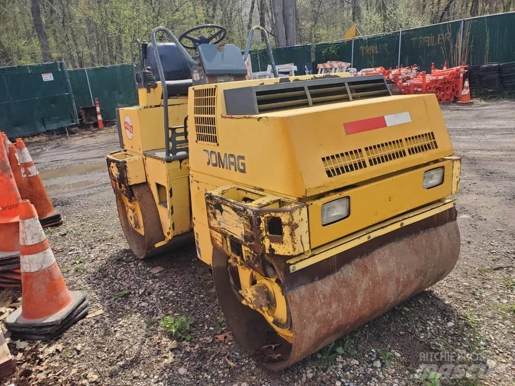 Bomag BW121 AD-2 Valjci sa duplim bubnjem