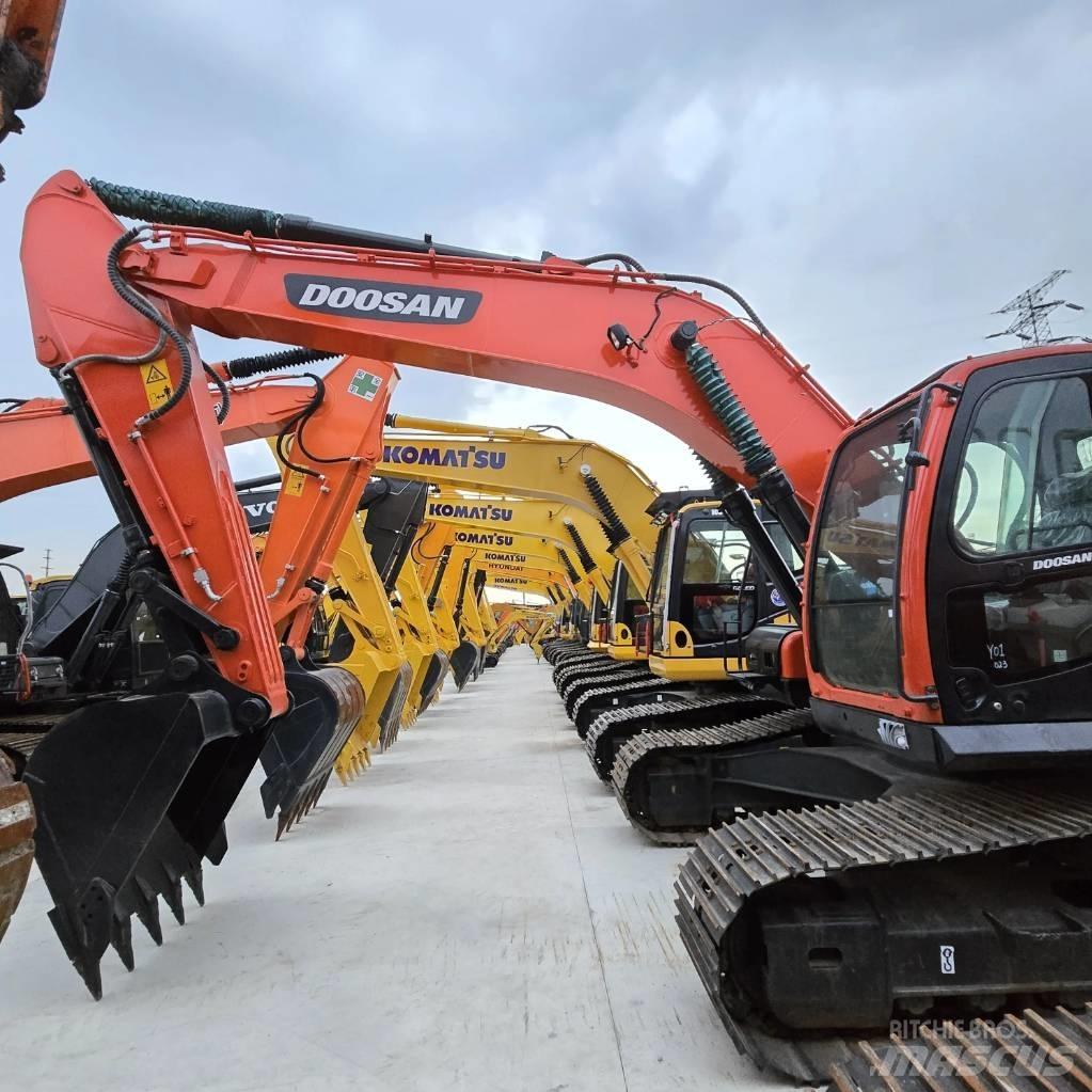 Doosan DX 225 LC Mini bageri < 7t