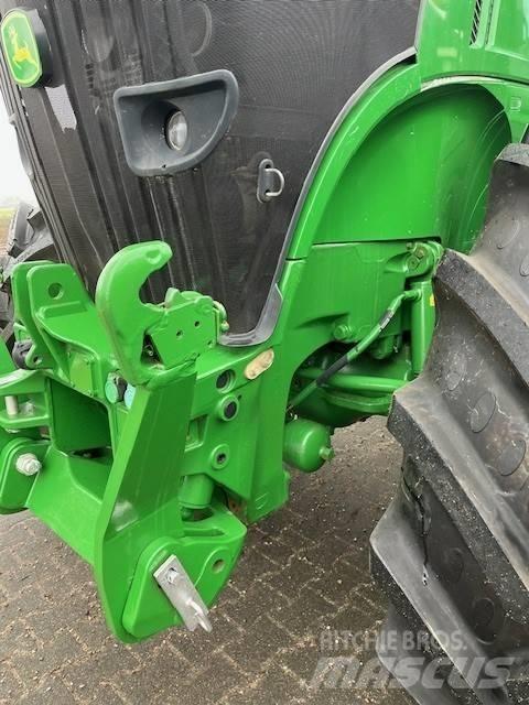 John Deere 7230 R Traktori