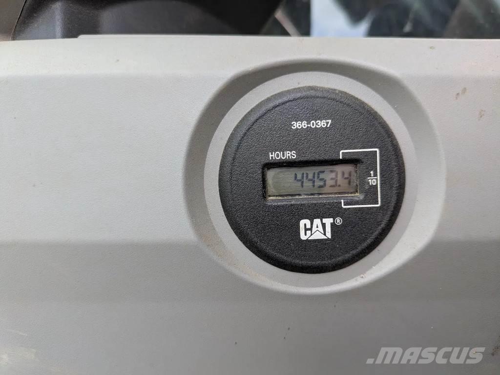 CAT 374F Bageri guseničari