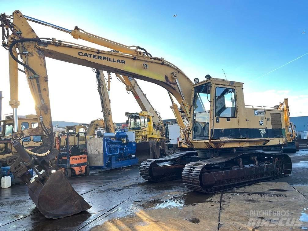 CAT 225 Bageri guseničari