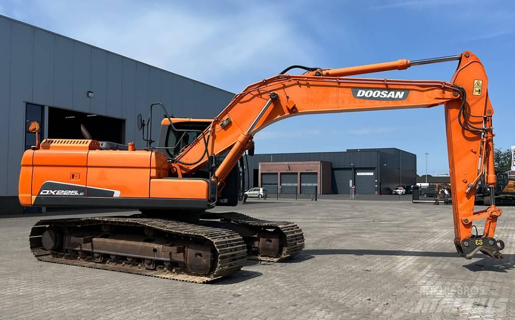 Doosan DX 225 LC-3 Bageri guseničari