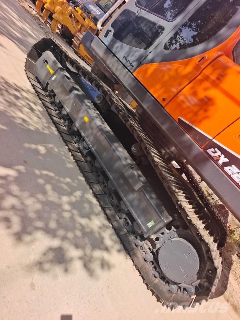 Doosan DX 225 LCA Bageri guseničari