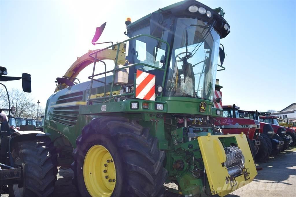 John Deere 7250 i Mašine za stočnu hranu sa sopstvenim pogonom