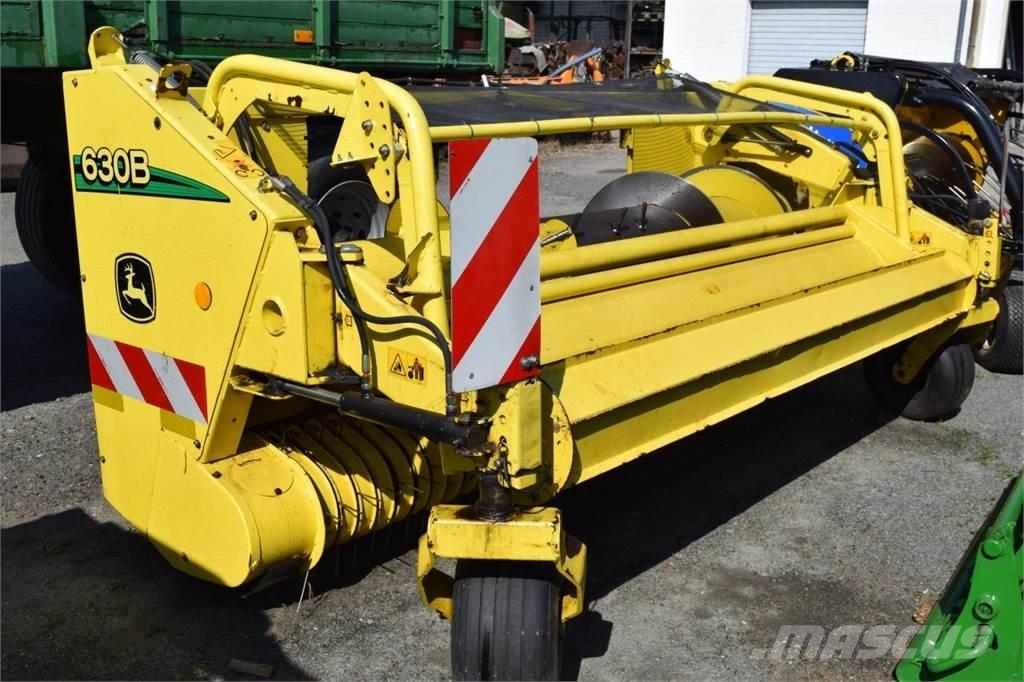 John Deere 7250 i Mašine za stočnu hranu sa sopstvenim pogonom