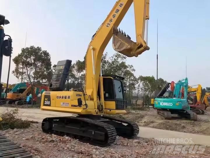 Komatsu PC200-8 Bageri guseničari
