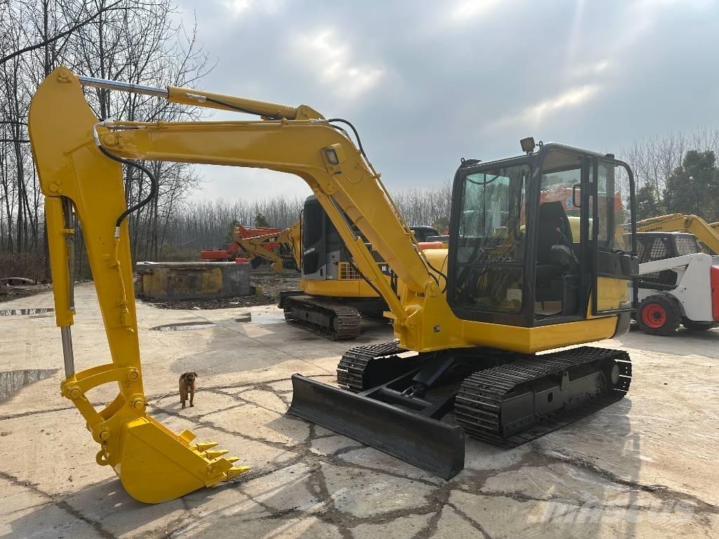 Komatsu PC56-7 Bageri guseničari
