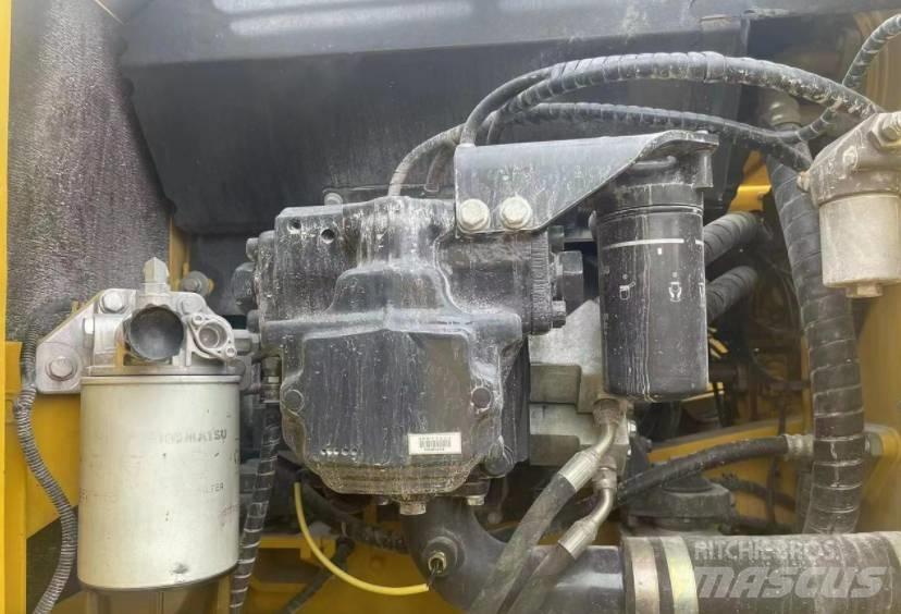 Komatsu 220-8K Bageri guseničari