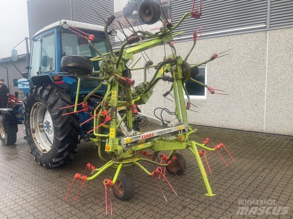 CLAAS Volto 770 Okretači i sakupljači sena