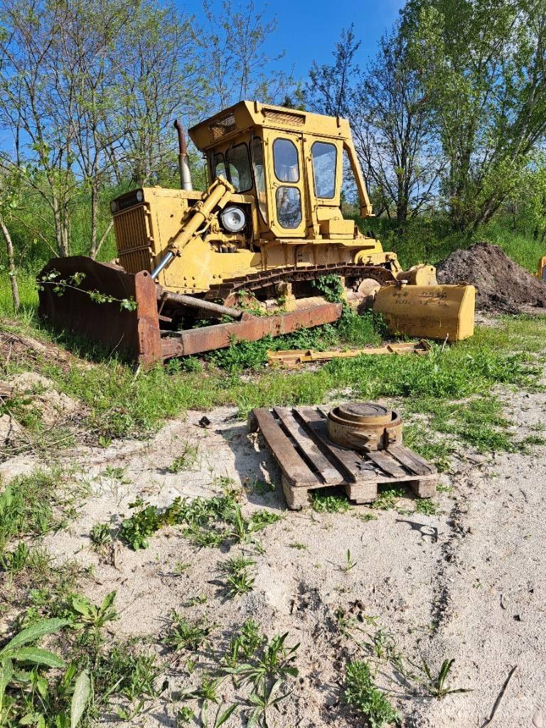 Komatsu D85A Buldožeri guseničari