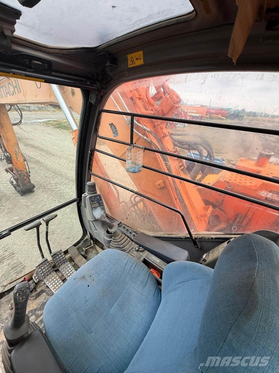Hitachi ZX135US Bageri guseničari