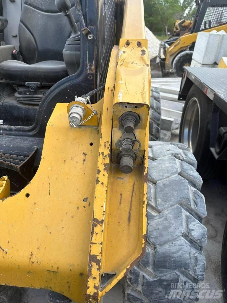 CAT 262 D Skid steer mini utovarivači