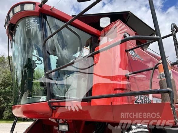 Case IH 2588 Kombajni
