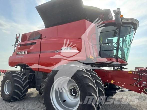 Case IH 8250 Kombajni
