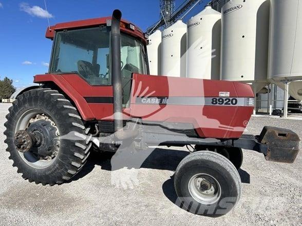 Case IH 8920 Traktori