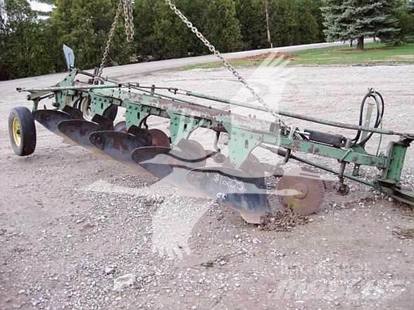 John Deere 514 Plugovi obrtači