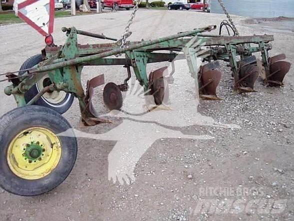John Deere 514 Plugovi obrtači