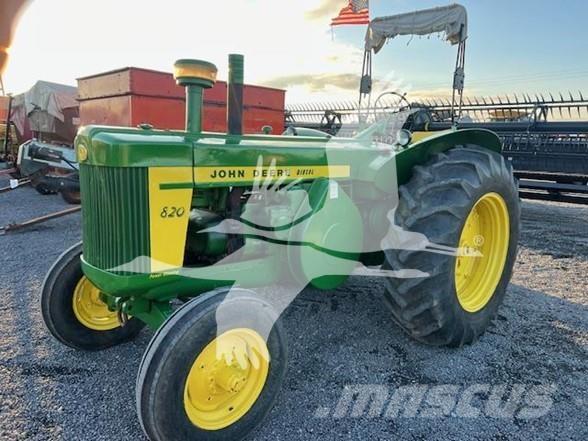 John Deere 820 Traktori