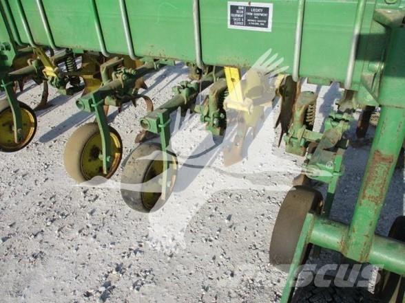 John Deere 85 Međuredni kultivatori